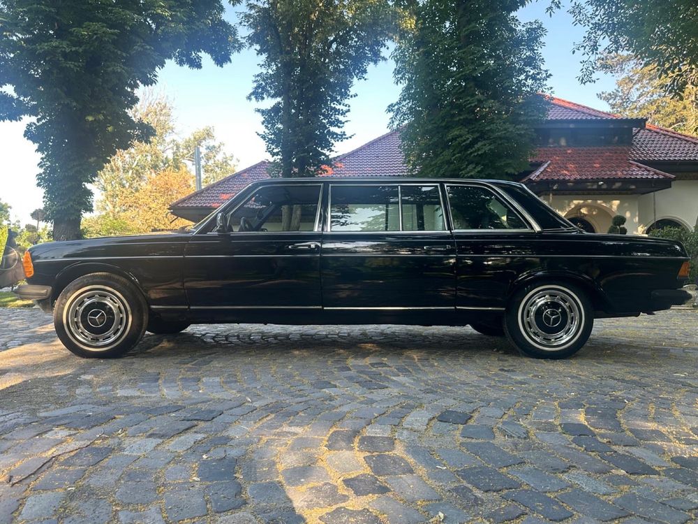Închirieri limuzina Mercedes Pullman nunta botez filmari petreceri