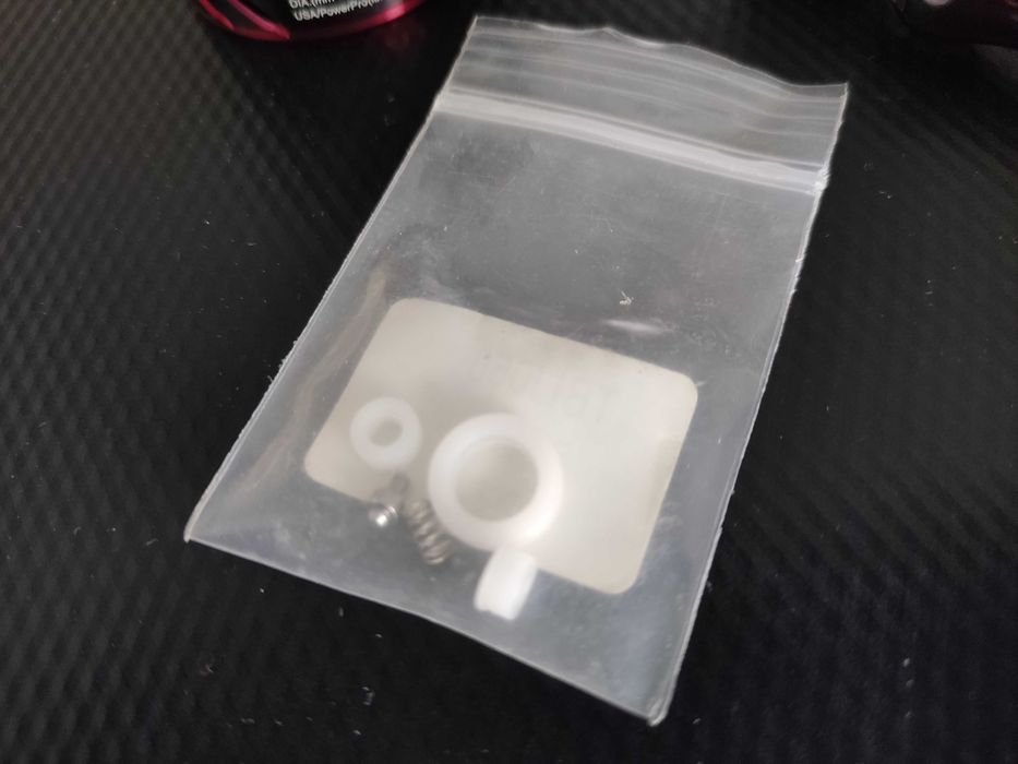 Shimano 16 Stradic C2000S cu tambur de rezerva