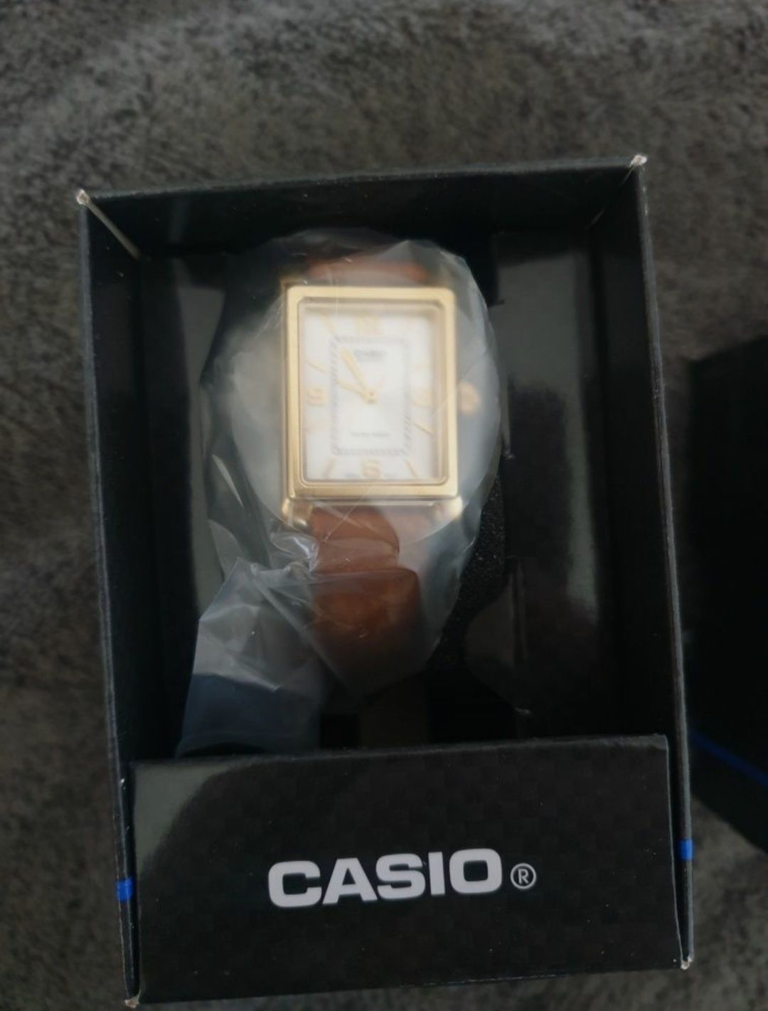 Ceas Casio dama nou în cutie,curea piele
