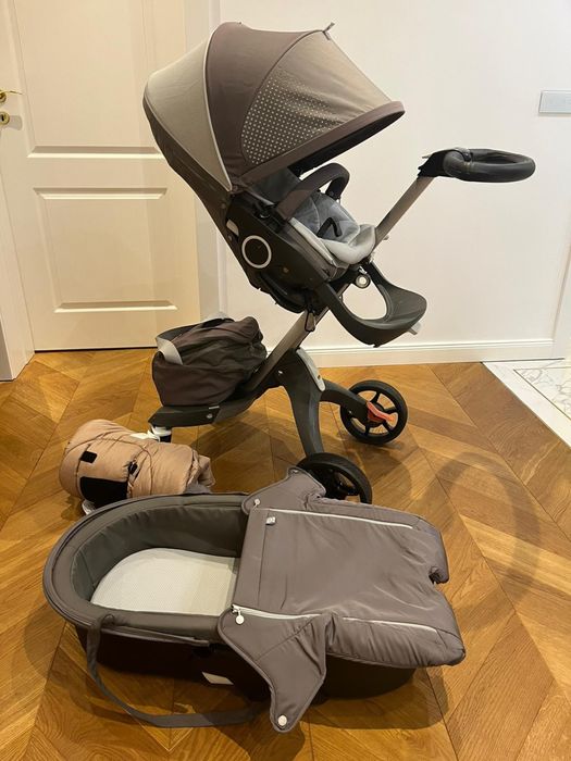 Vând carucior Stokke Xplory V5 Athleisure gri 2 in 1