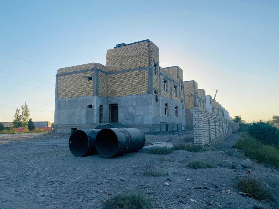 УРГАНЧ туманида 400 кв.м 2-этажли ТУРАР ЖОЙ сотилади.