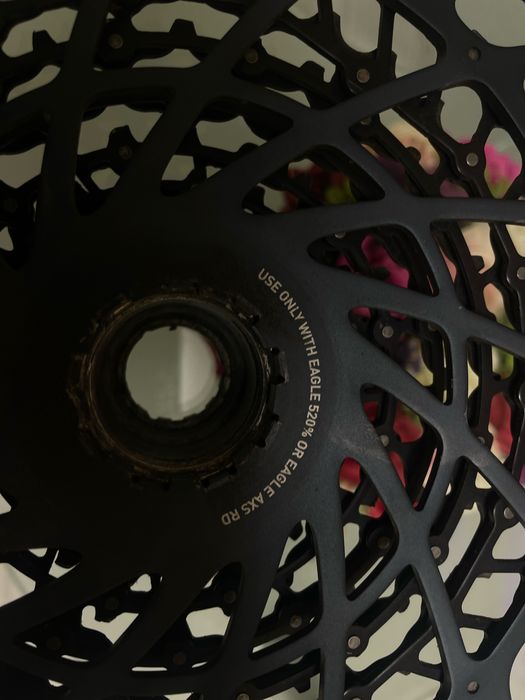 Se vinde caseta sram Xg!Pretul este negotiabil!