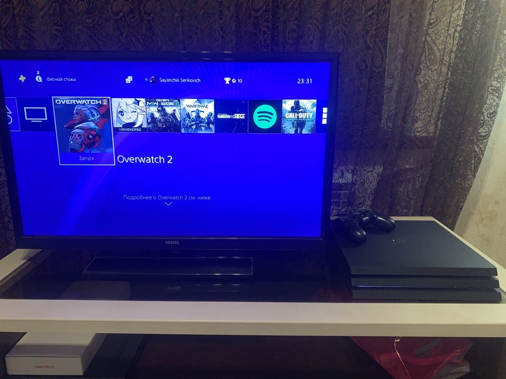 Продам PS4 Pro