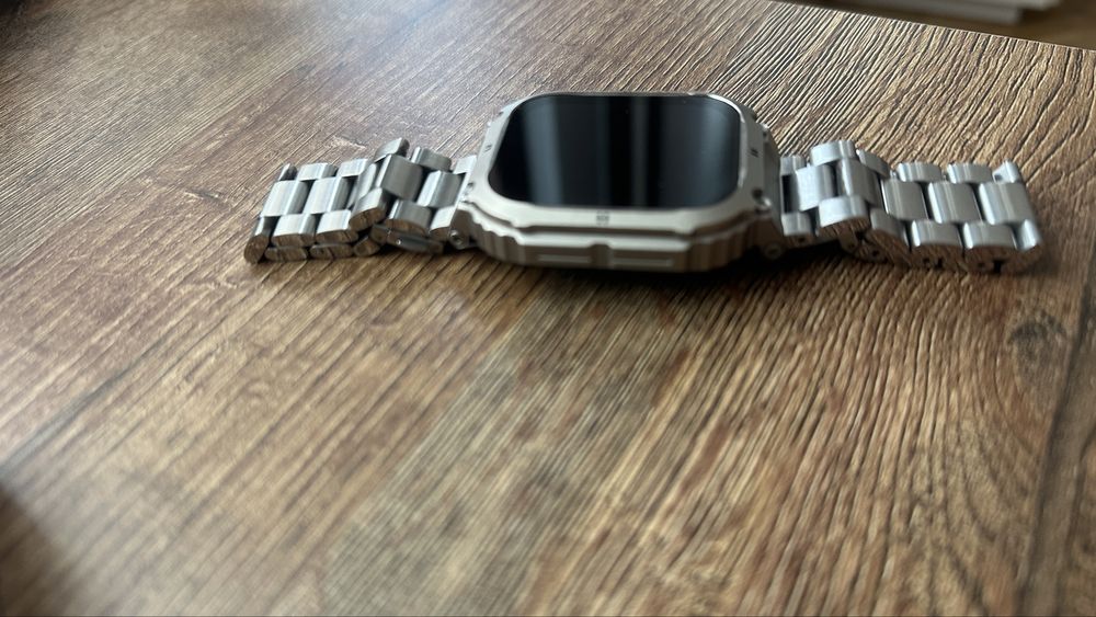 Уникален Smart Watch мери кръвно налягане в реално време