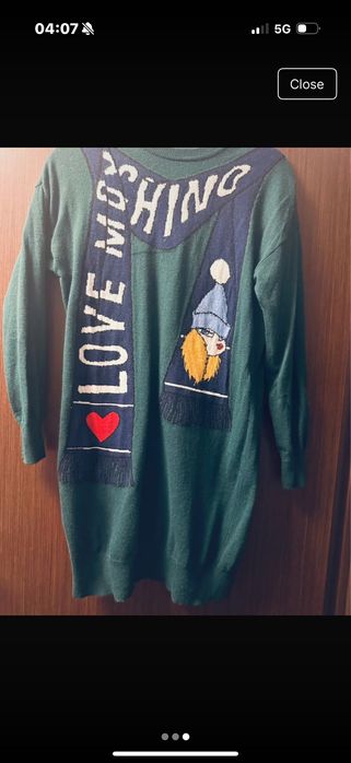 Pulover LOVE Moschino impecabil