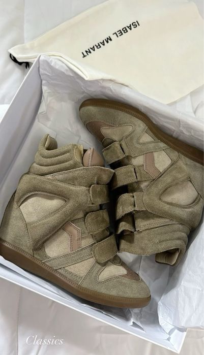 новая обувь сникерсы