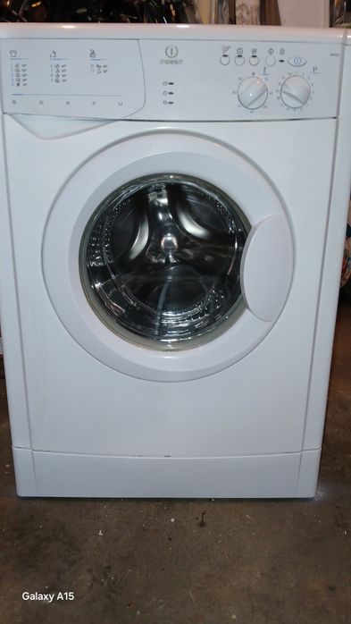 Продавам пералня INDESIT 5kg/1000обр.WIN82Като Нова 169лв