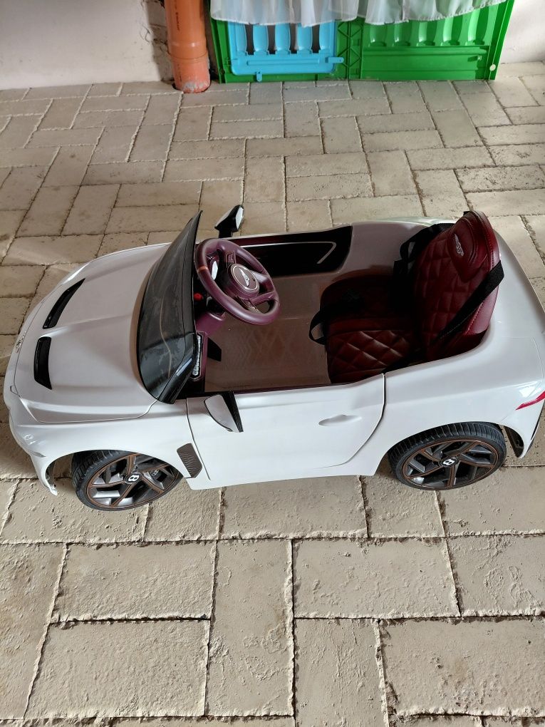 Mașinuța electrică pentru copii
