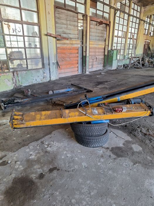 Винтов подемник 2500 кг