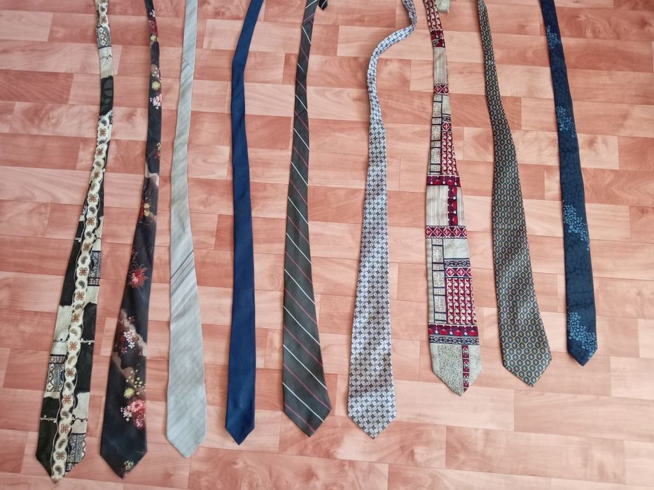 Продам красивые мужские галстуки