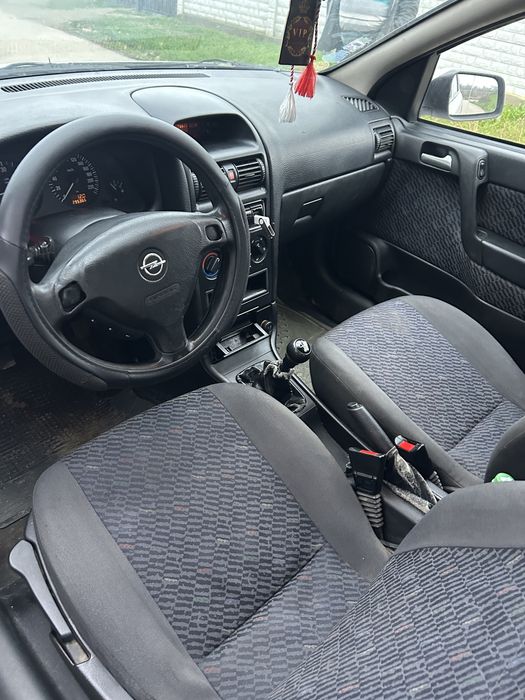 Vand sau schimb opel astra g 1.7