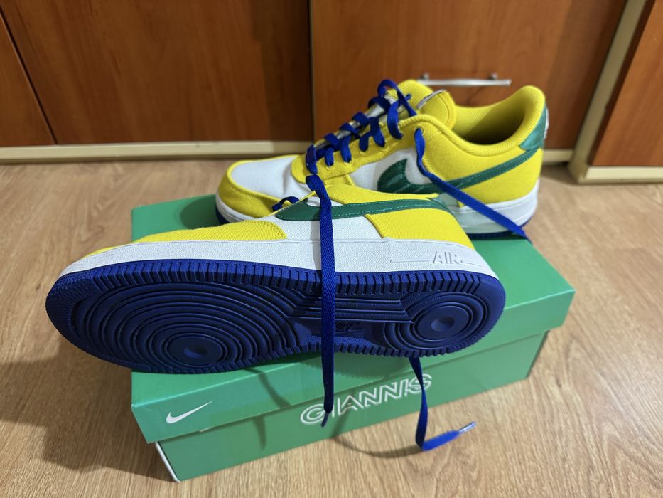 Nike Air Force 1 Low Swoosh