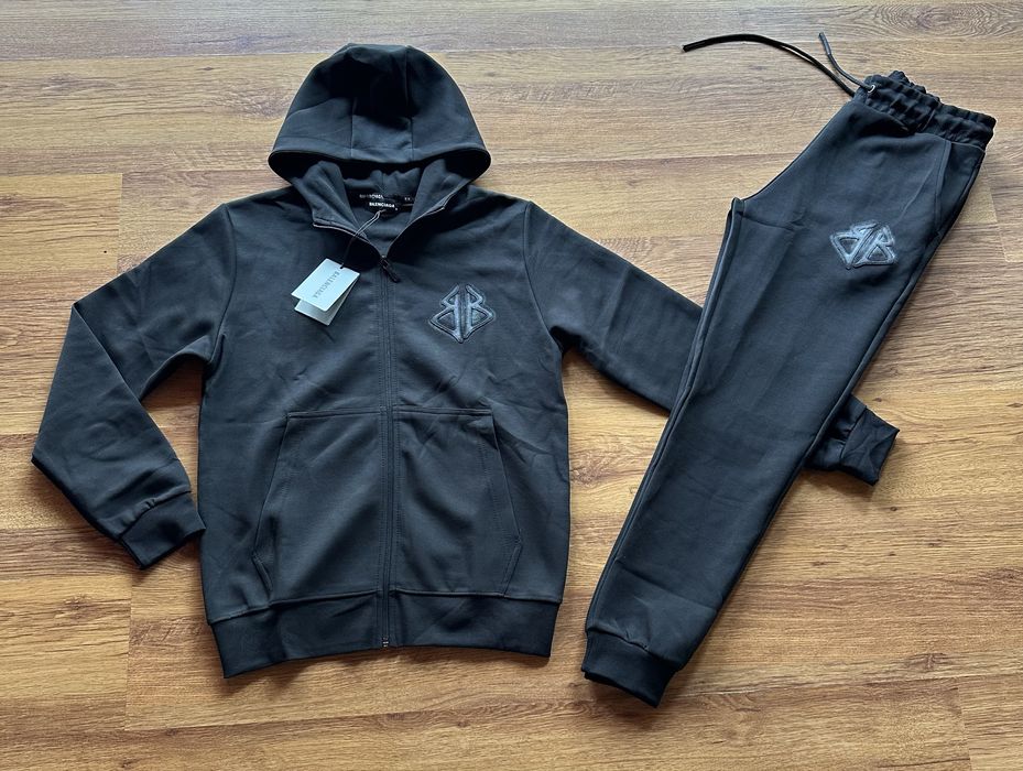 Мъжки,памучен,черен екип Balenciaga с бродирано лого на гърба