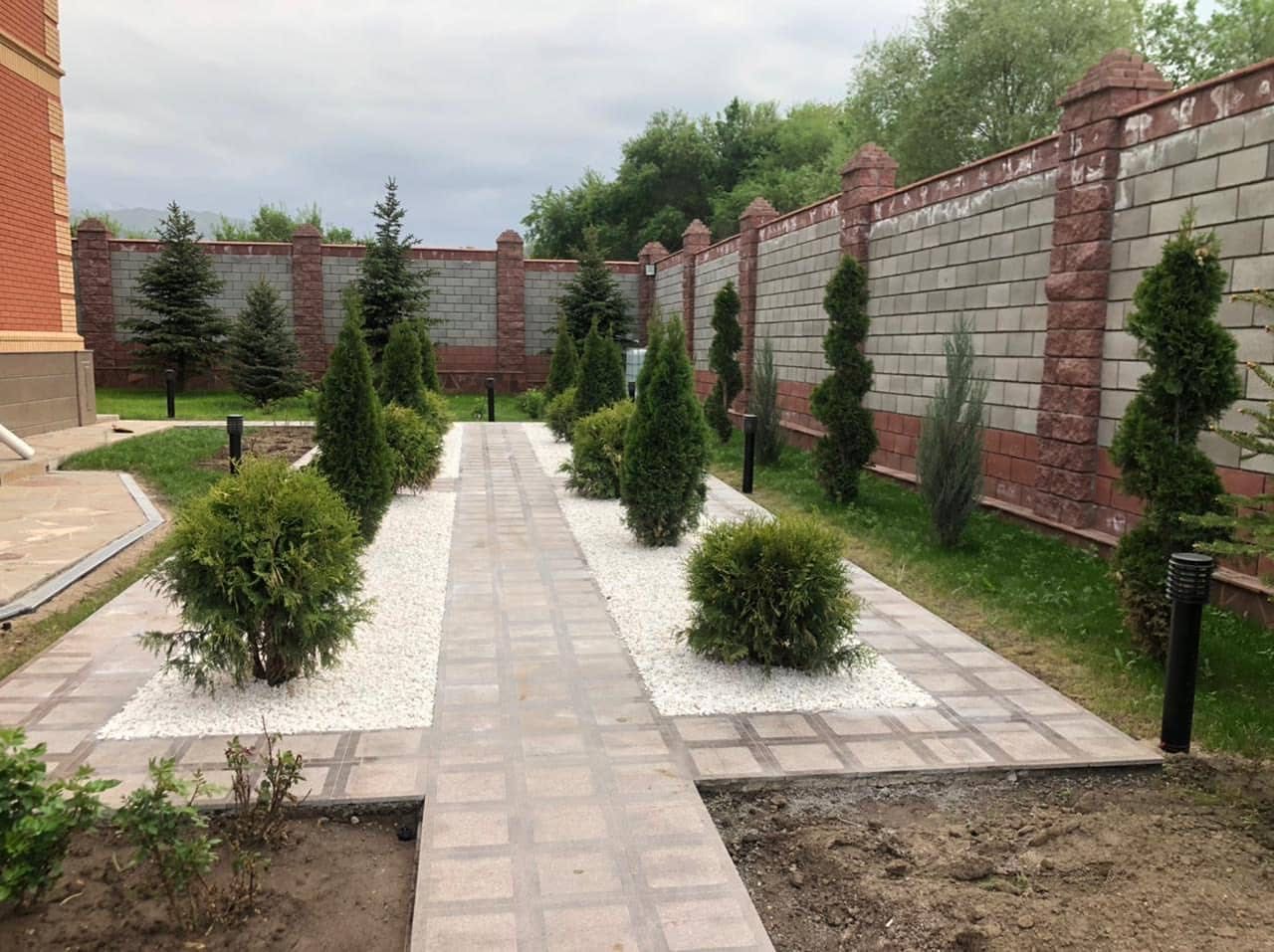 Гравий белый мрамор для клумб и цветников со склада