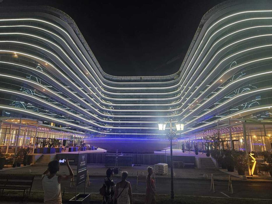 Studio White Titanic Mamaia Nord