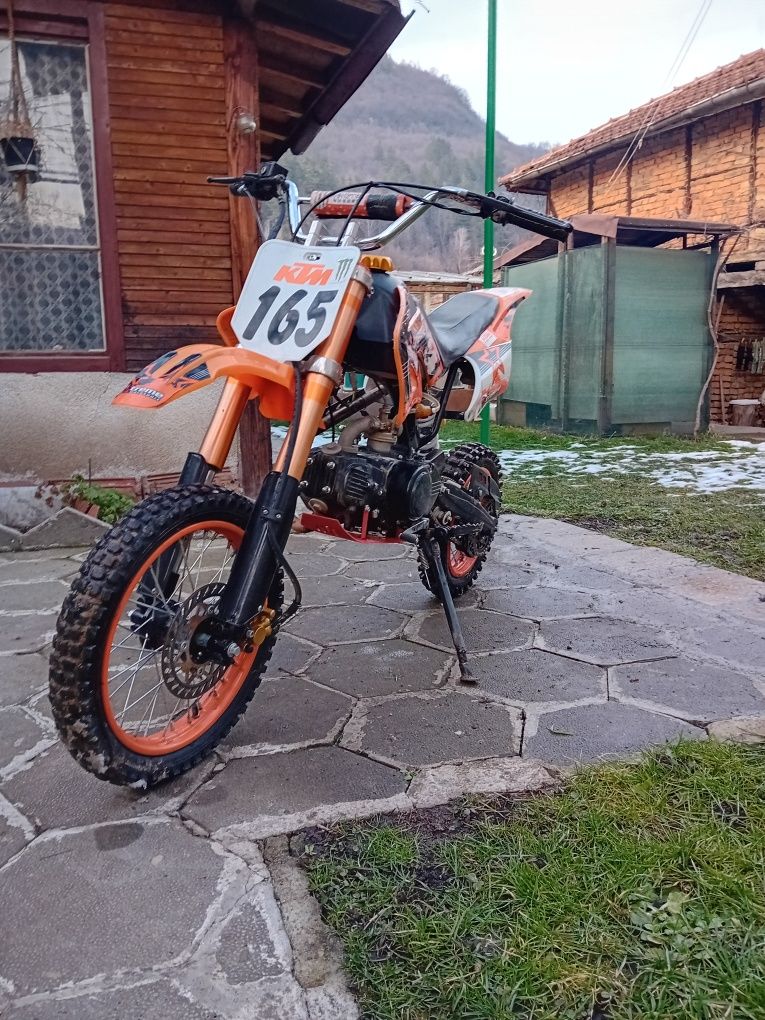 Продавам кросов мотор 125кубика