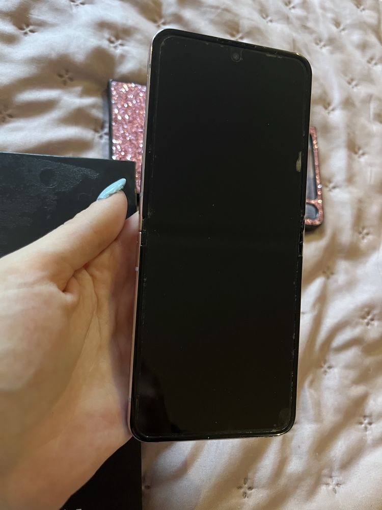 Samsung galaxy Z flip. 5