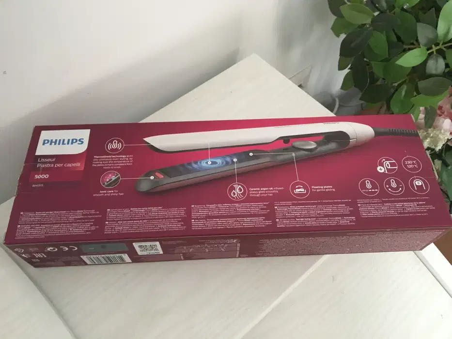 Placa de îndreptat părul Philips BHS 515