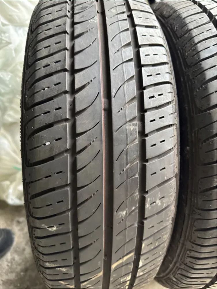 2 бр. летни гуми 165/60/14 Semperit DOT 5218 5/6 mm