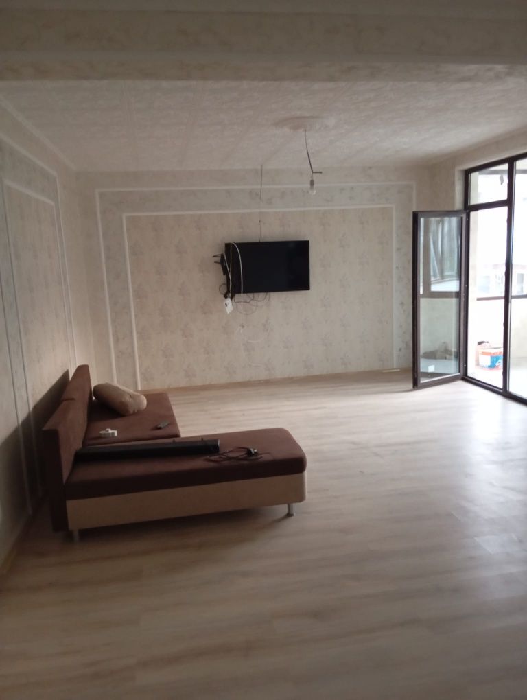 Închiriez 2 camere la curte recent contruit, lângă Răsărit de Soare
