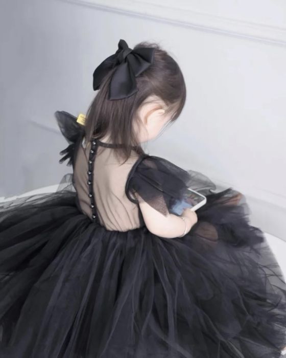 Платье черное на 3-4г примерно 104-110р