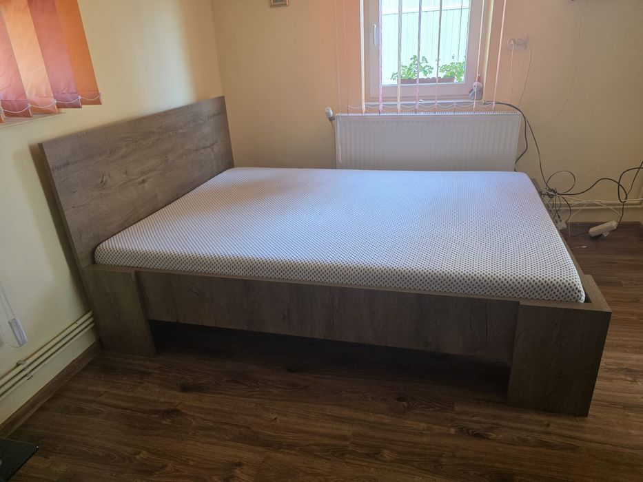 Pat matrimonial puțin folosit 160x200