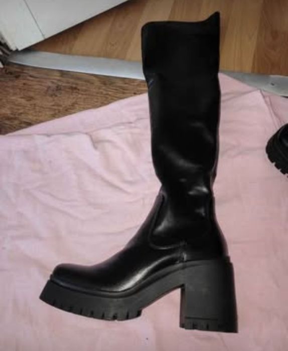 Дамски ботуши с дебела платформа