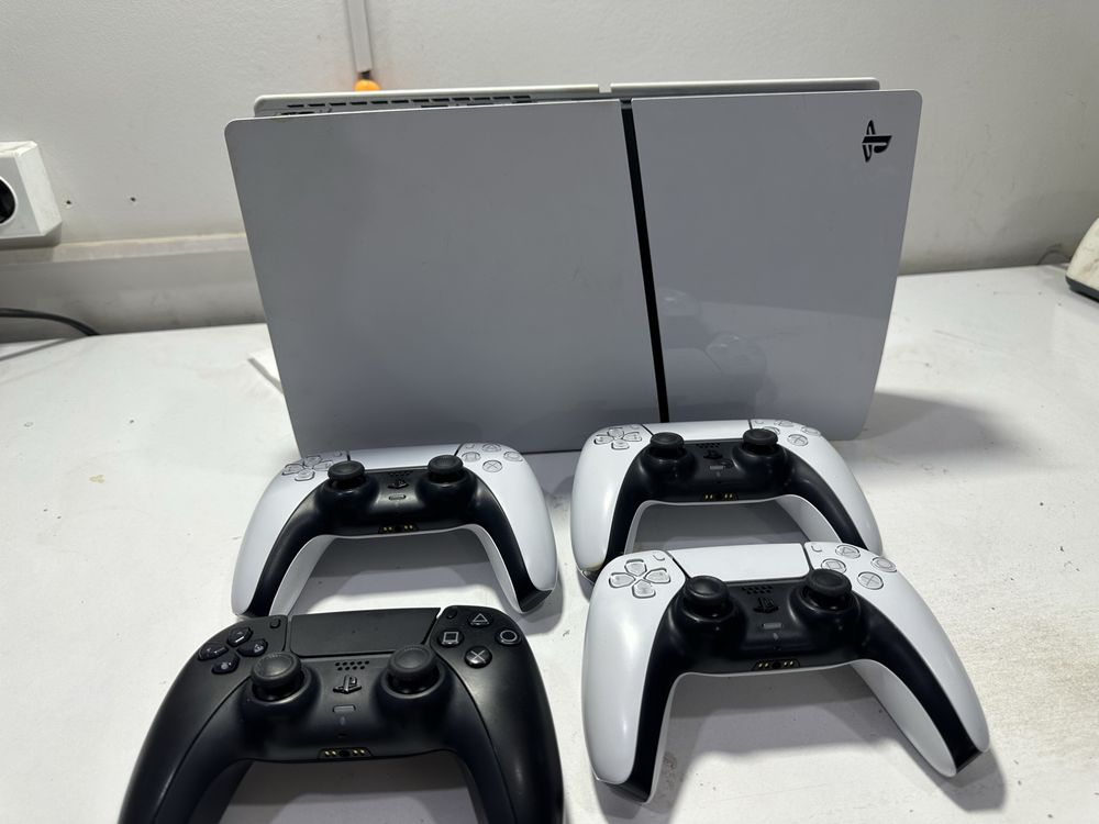 play station 5 slim 1 tb holati alo hotirasiga tola top oyin yozilgan