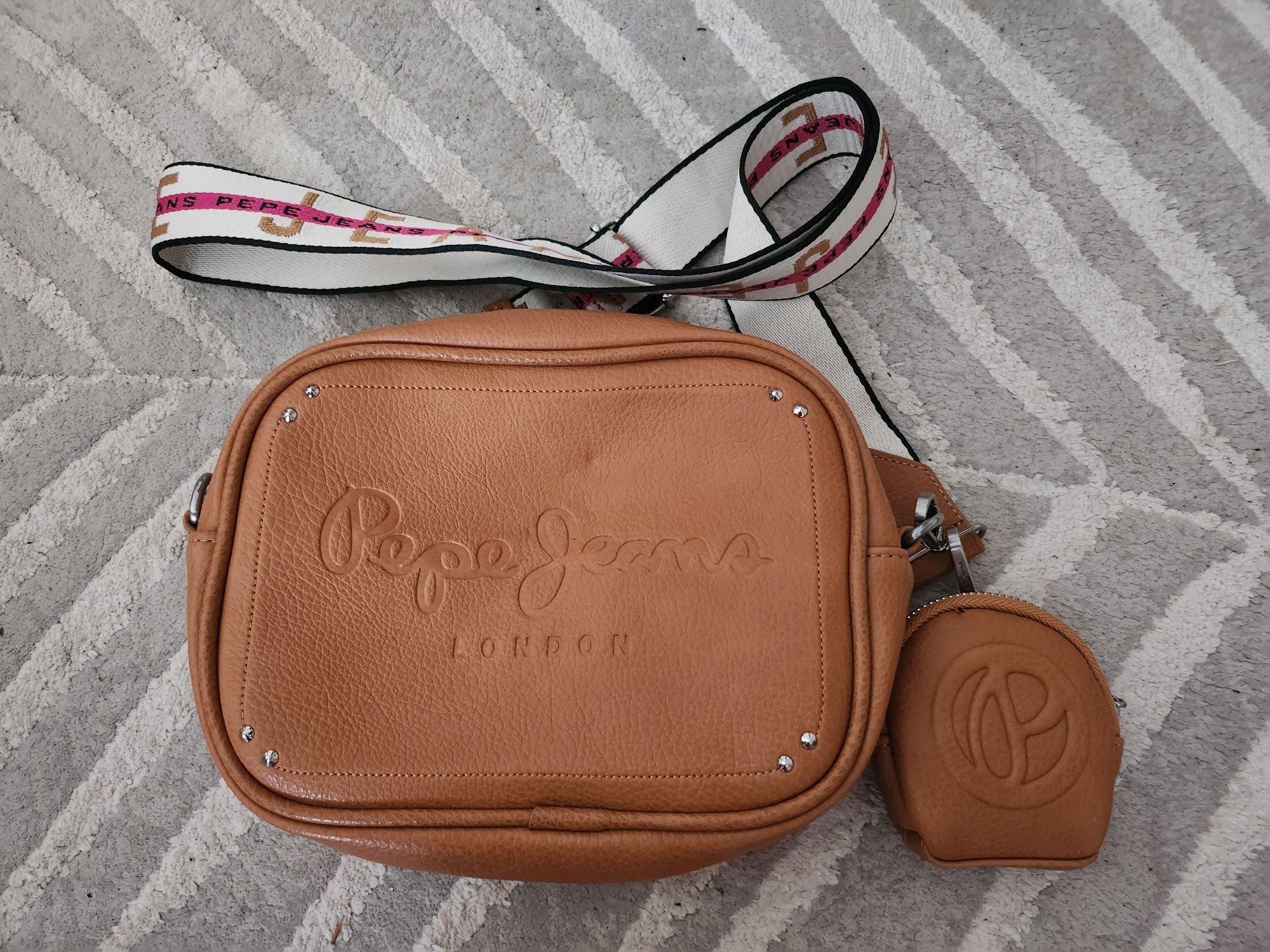 Нова дамска  чанта Pepe jeans