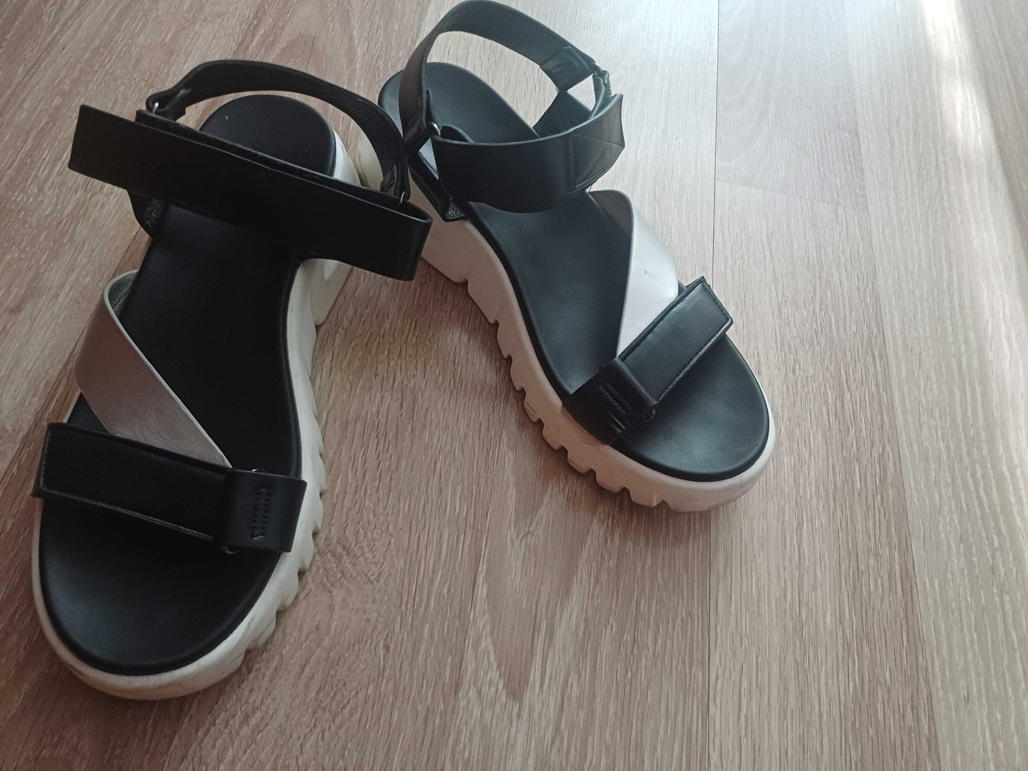 Оригинални маратонки adidas