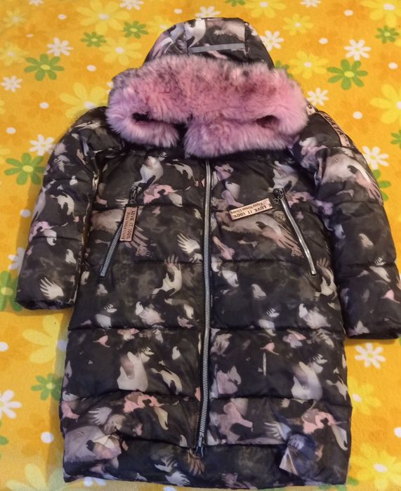 Продам пуховик на девочку 152 рост фирмы Данило