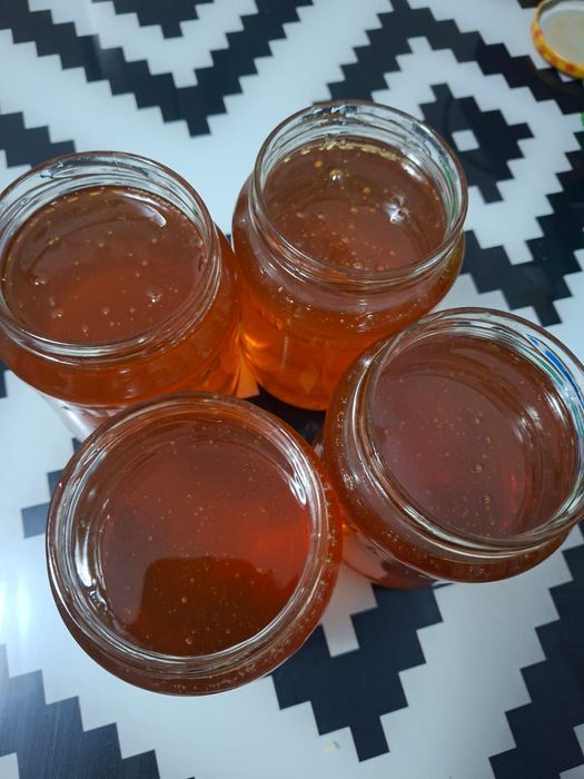 Miere de albine, tinctură de propolis și cremă cu propolis