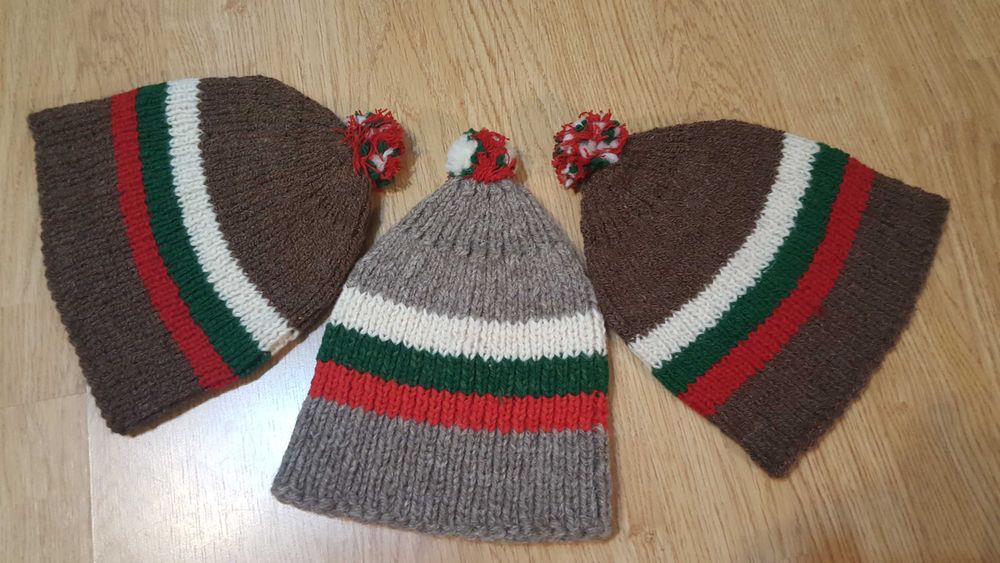 Домашни вълнени чорапи, шапки и терлици ръчна изработка