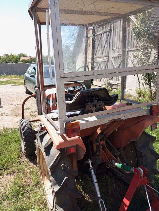Tractor  hinomoto