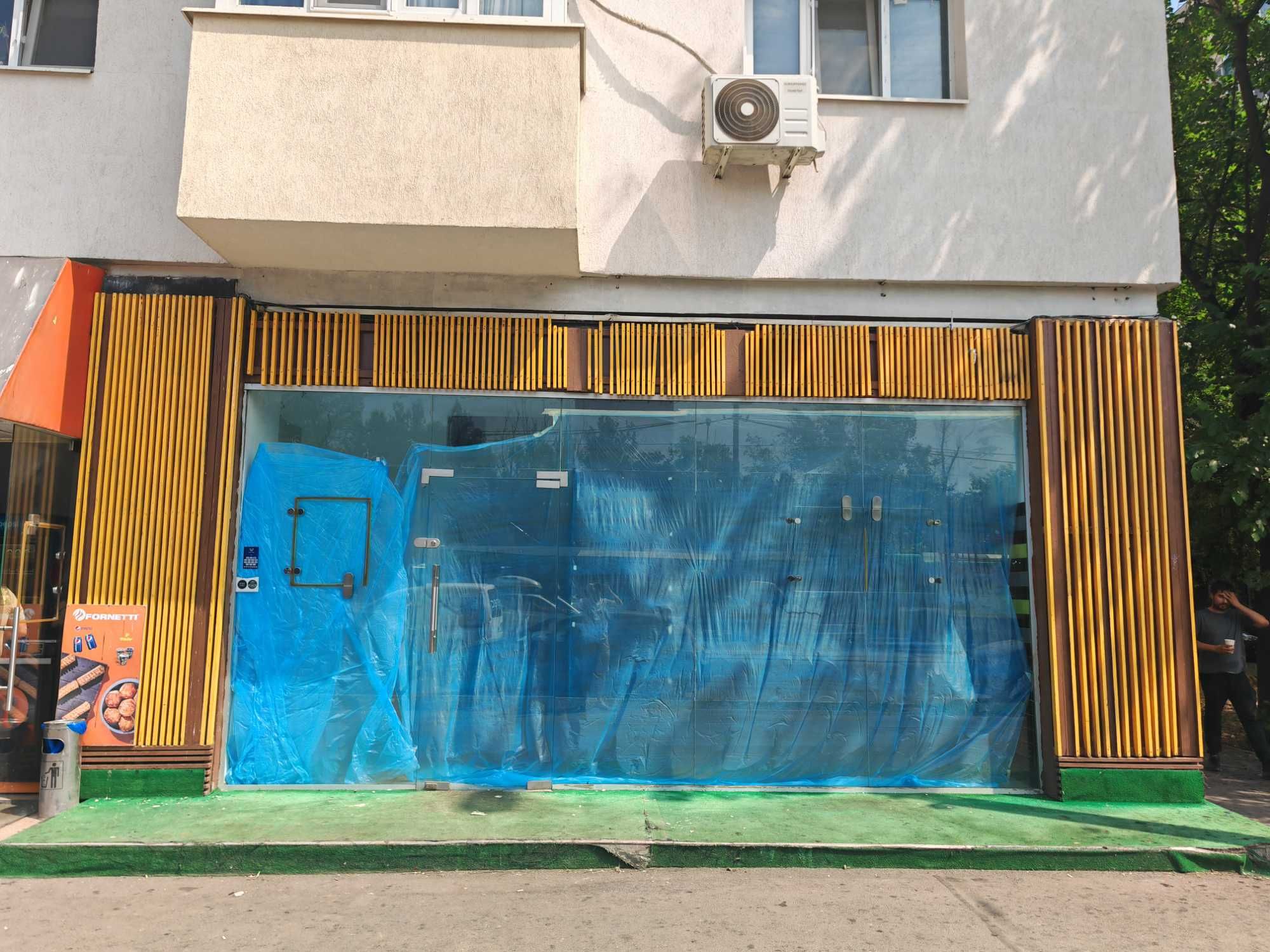 Spatiu comercial Bulevardul Ghencea, Stradal, Trafic Pietonal Excelent