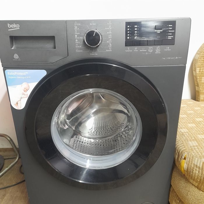 На гарантии 7кг. Стиральная машина