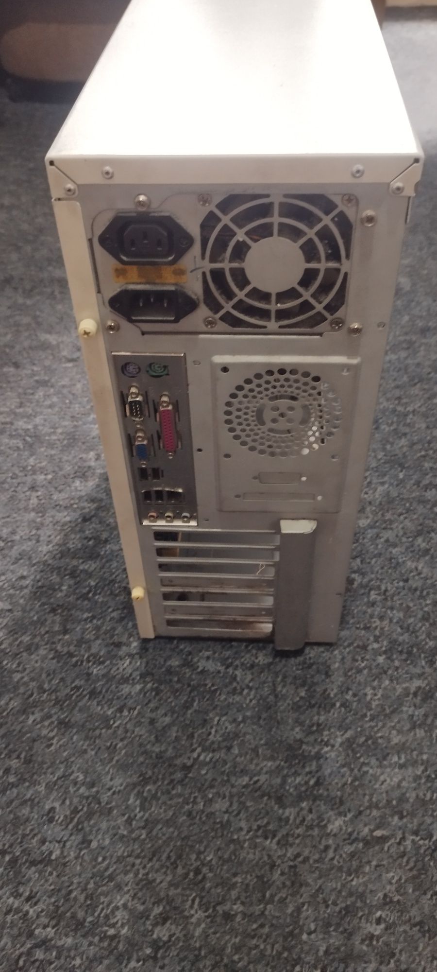 Компьютерный кейс mid tower