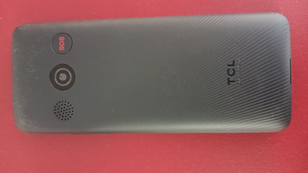 Vând telefon cumpărat de nou pentru un bătrân dar nu se descurcă cu el