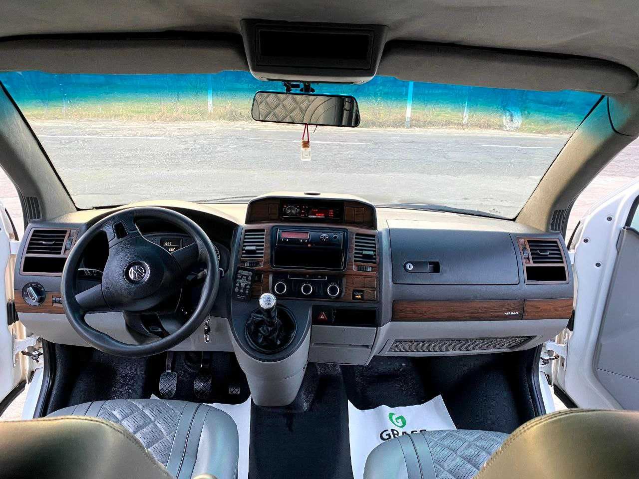 Volkswagen T5 полгрузавой
