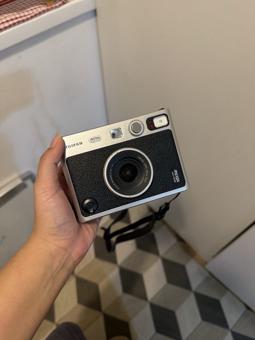 фотокамера fujifilm instax mini evo