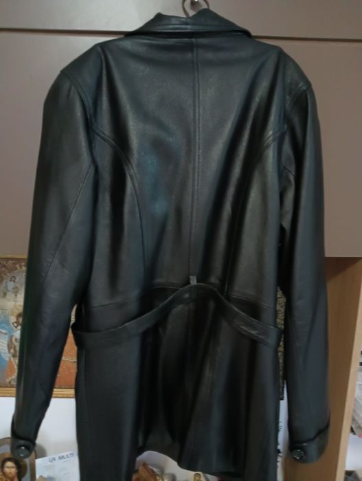 Haina din piele ,dama