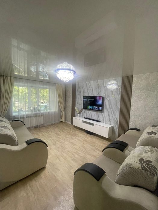 Продам квартиру в районе 20 квартала  хороший район можно под коммерци