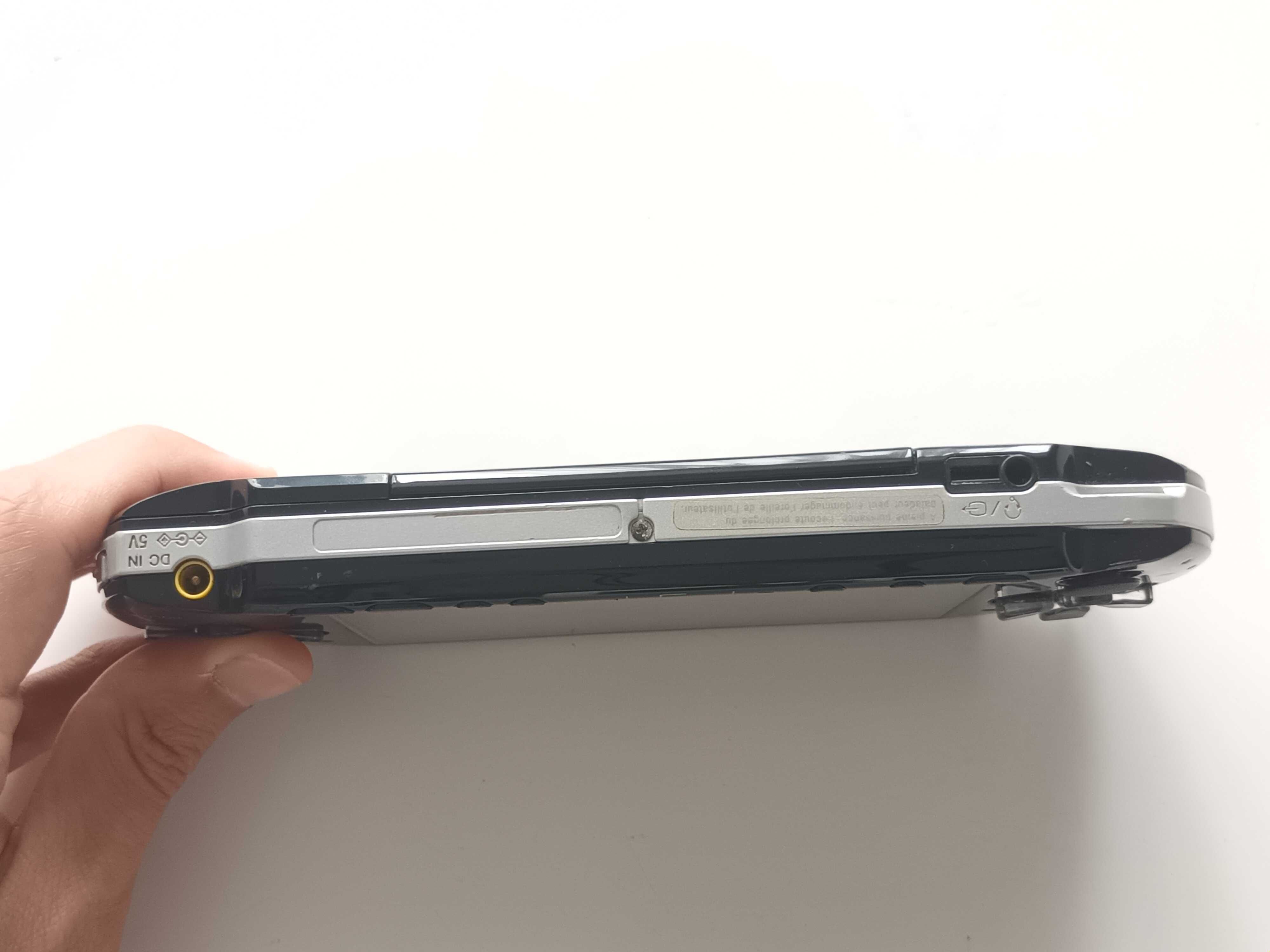 Конзола Sony PSP Playstation Portable с качени много игри