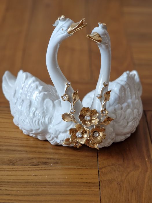 Фарфоровая статуэтка