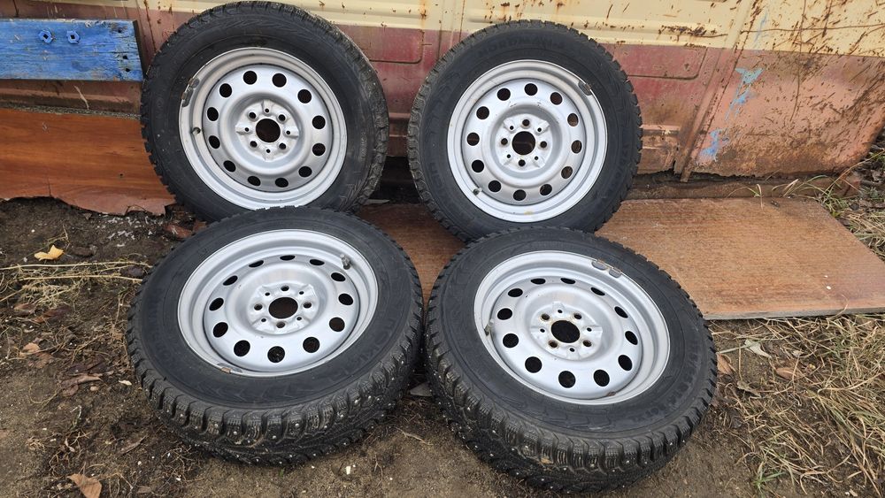 Продам зимний шины с дисками 175.65.R14