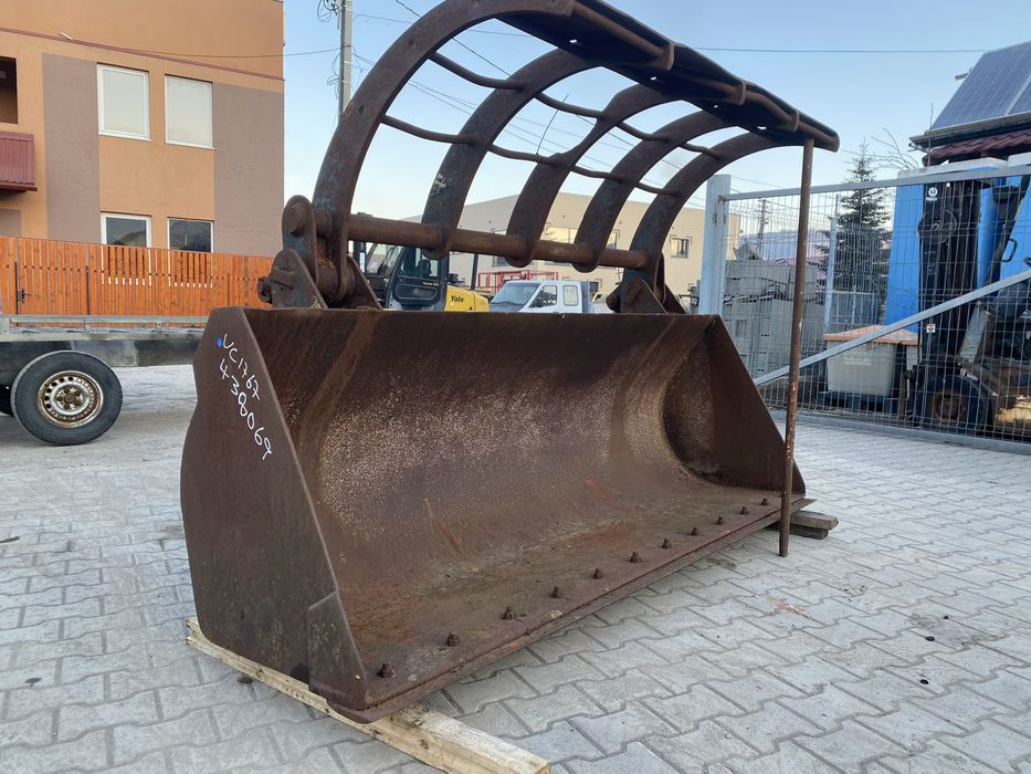 Cupa  tip crocodil pentru Jcb 3CX