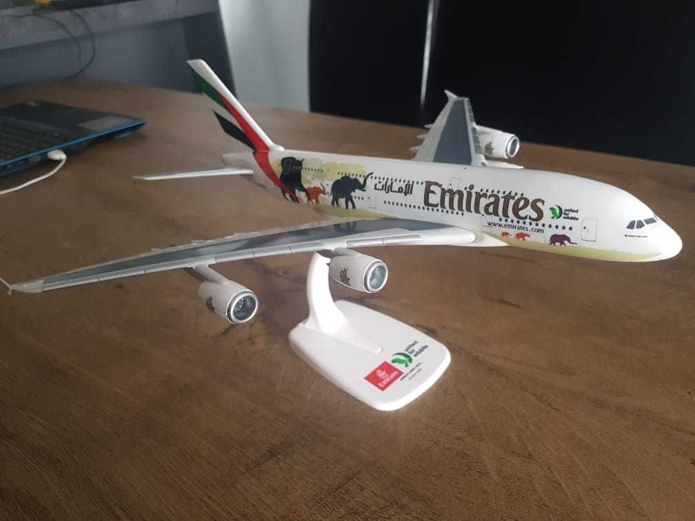 Macheta avion Emirates A380 Wildlife | Decoratie | Perfect pt cadou