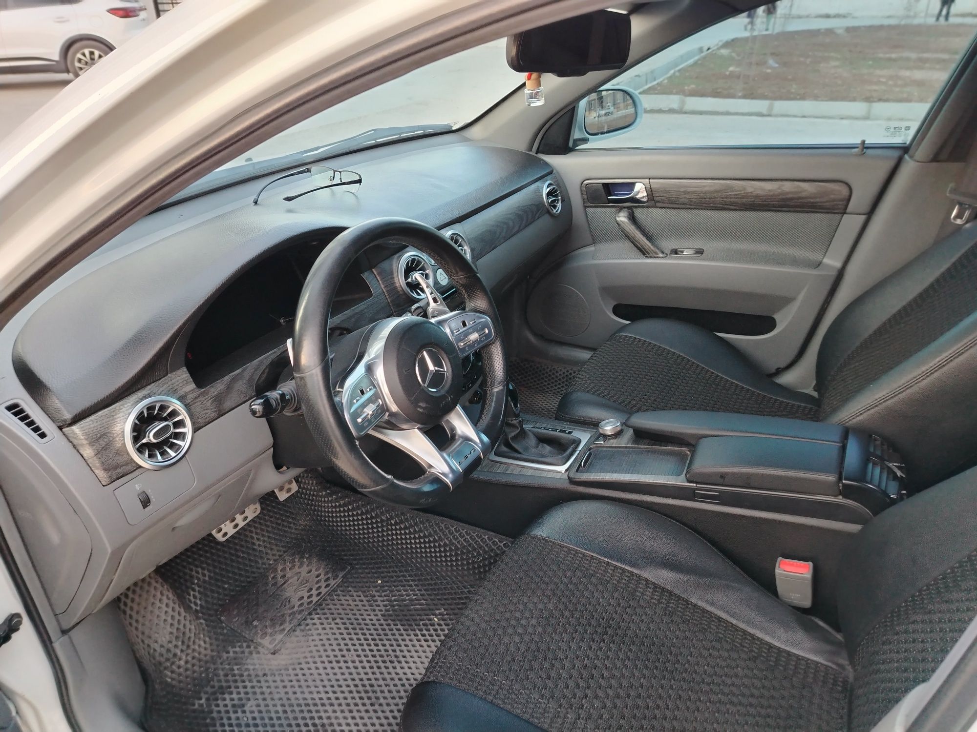 Lacetti 1.8   tez sotiladi