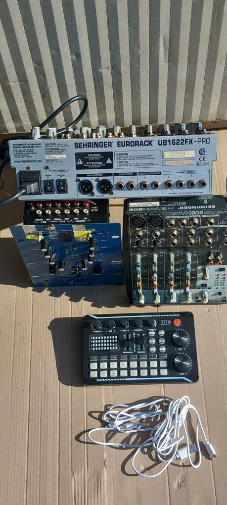 Mixer audio Behringer