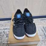 Vand adidasi marca Adidas